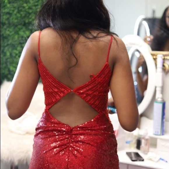 Red long ‘La femme’ prom dress from ‘So Sweet Boutique’. Size 6 - Picture 3 of 8